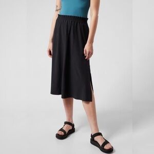 Athleta Savannah skirt black midi skirt with pockets size medium